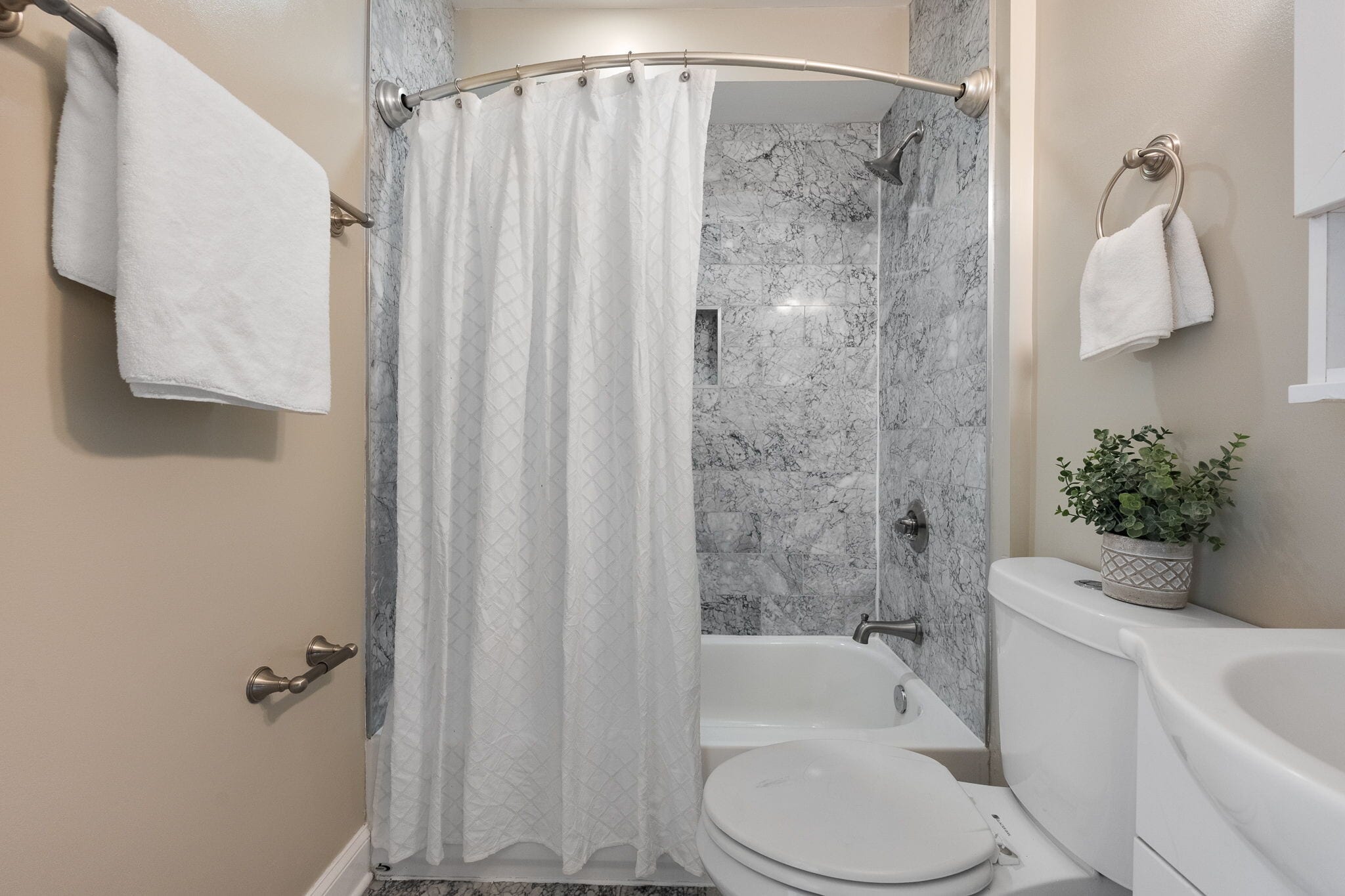 Bathroom 2 - 1920 3rd St NE