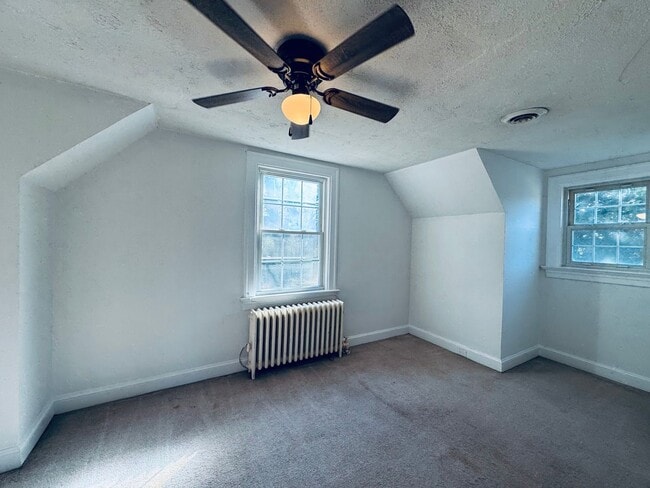 Building Photo - 1104 Toledo Ave