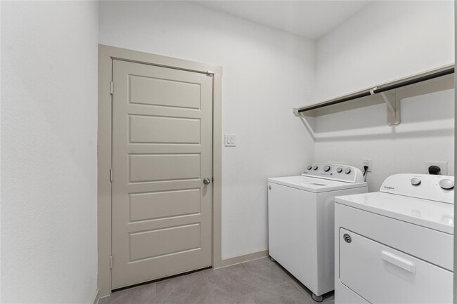 Building Photo - 12512 Newport Arch Ln