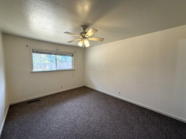 Building Photo - 3887 Ord Ferry Rd