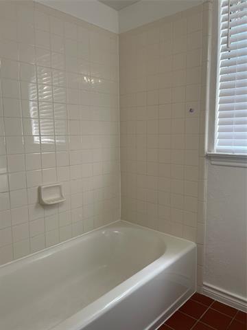 Building Photo - 2302 Mercedes Rd