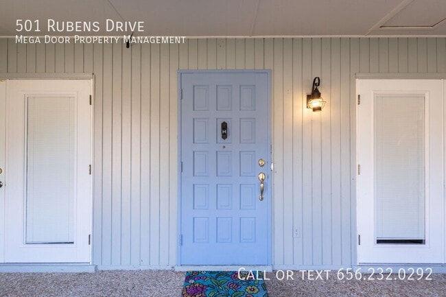 Building Photo - 501 Rubens Dr