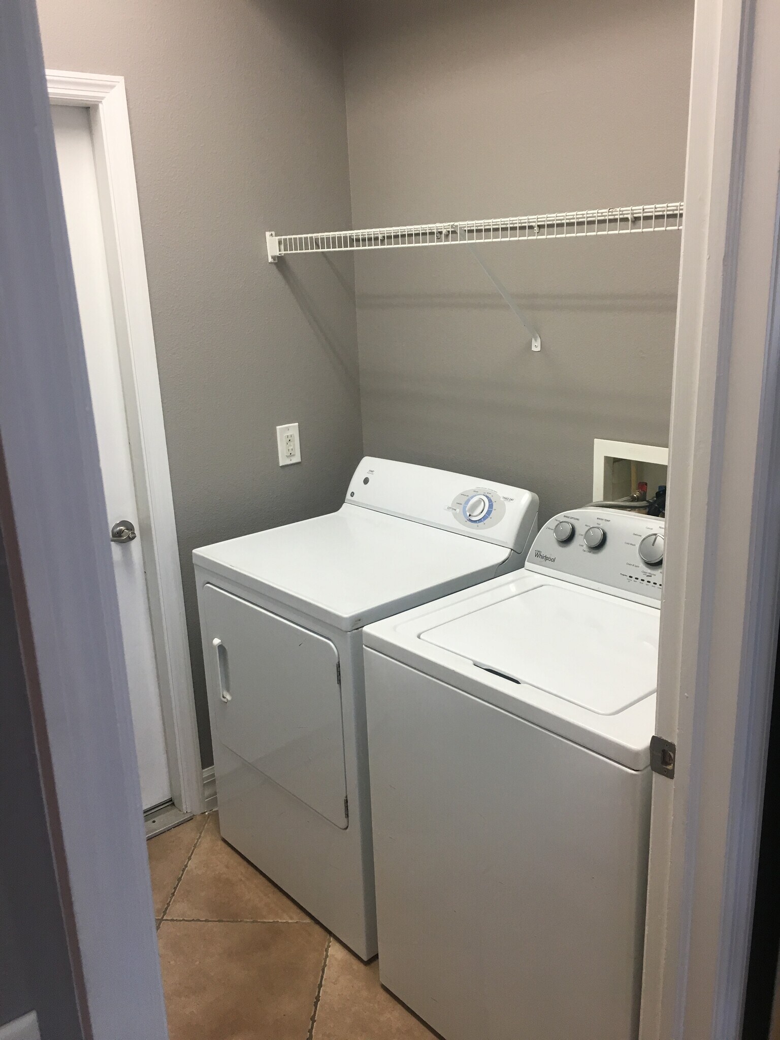 Building Photo - 7433 Terrace River Dr