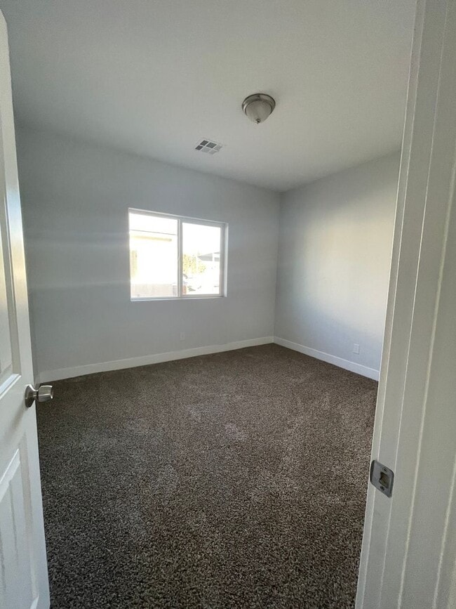 Building Photo - 2 bedroom Condo in Pahrump