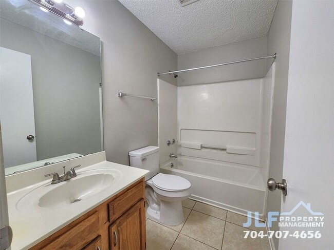 Building Photo - 2 Story All Brick 2/1.5 Townhouse in Concord