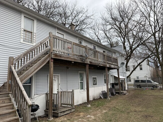 Building Photo - 10800 S Hoxie Ave