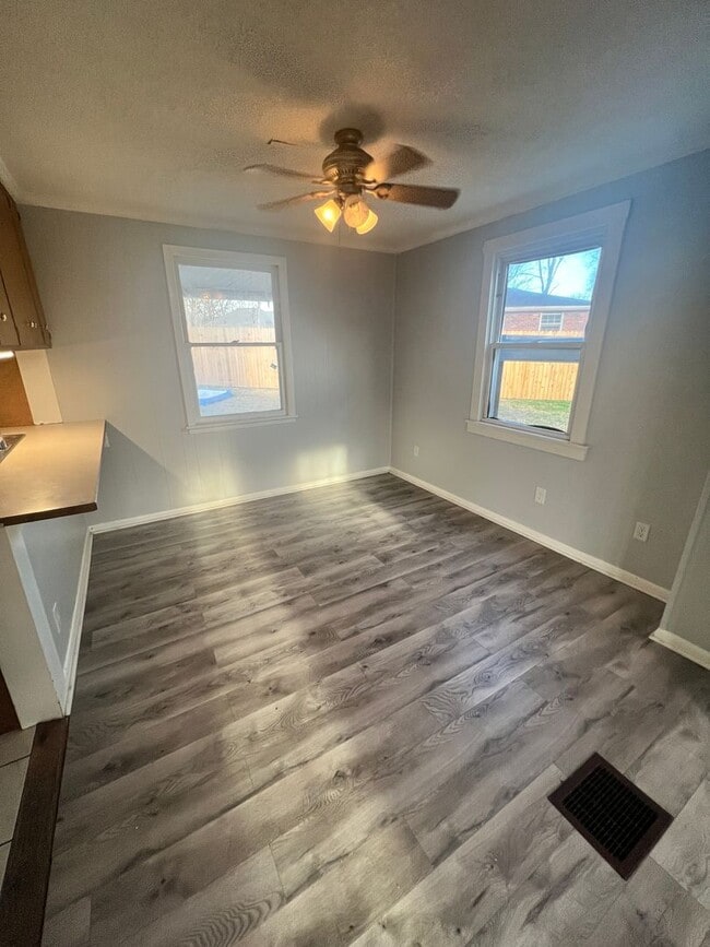 Building Photo - 1011 Merritt St