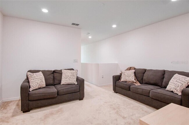 Building Photo - 3810 Exeter Ln