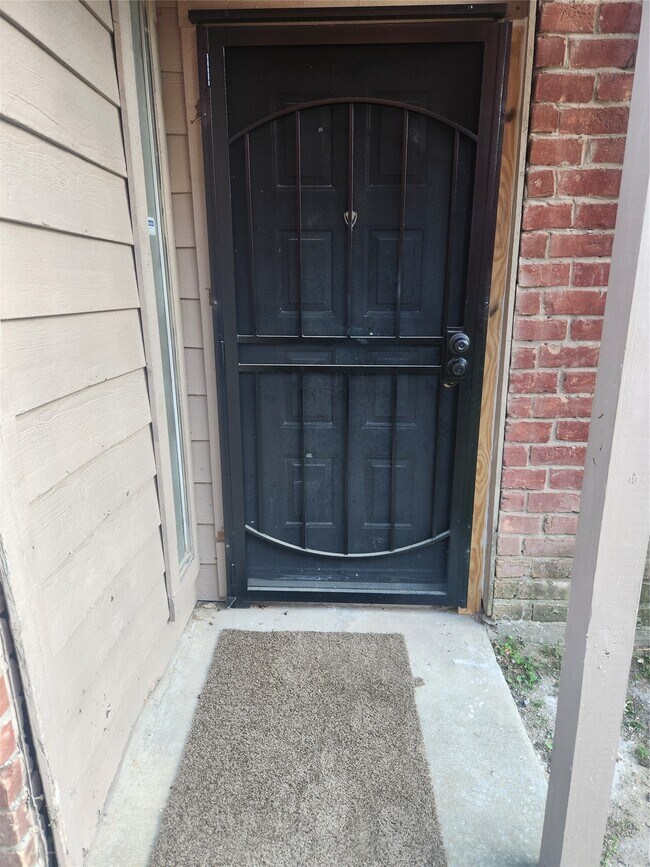 Building Photo - 12500 Sandpiper Dr