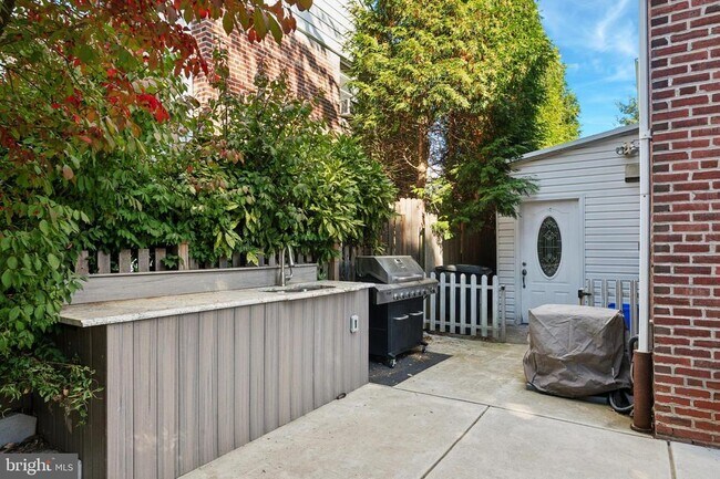 Building Photo - 614 Wises Mill Rd