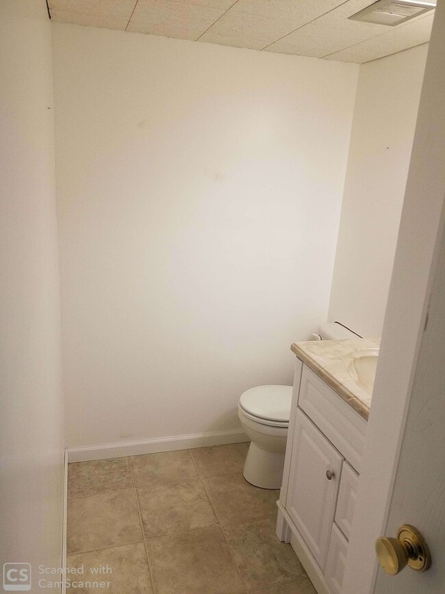 Building Photo - Coming soon May 2024!  2 bedroom condo in ...