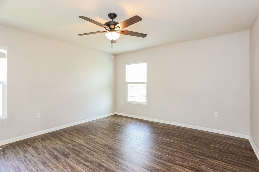 Building Photo - 2067 Tyson Lake Dr