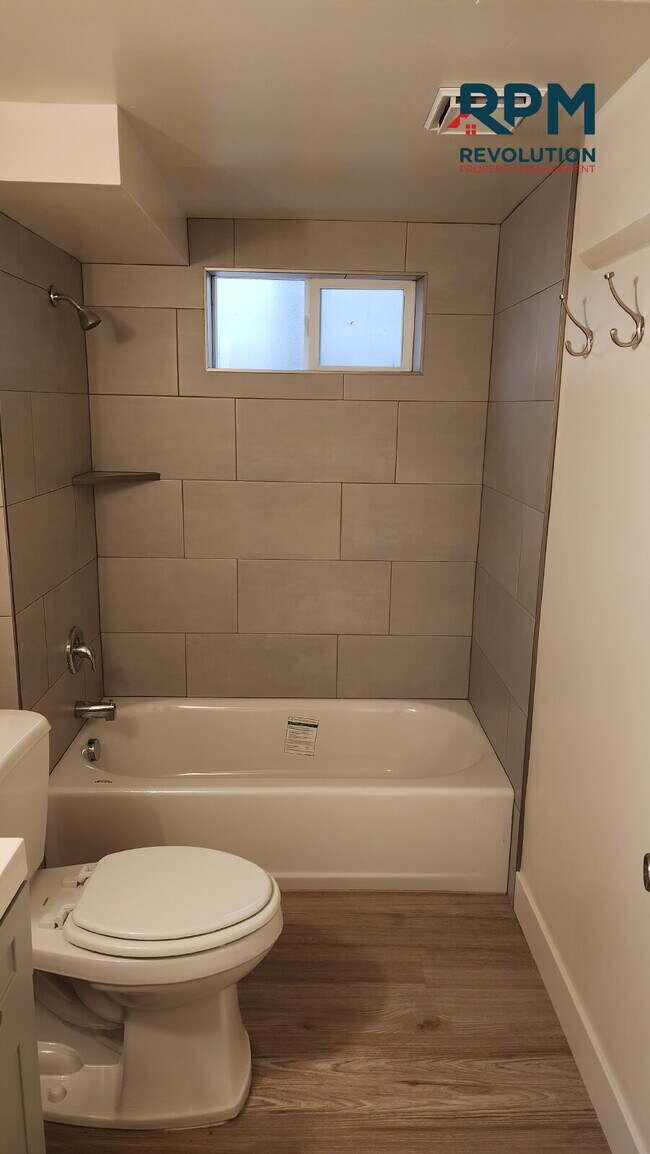 Building Photo - "Charming 1-Bedroom Retreat with Onsite Laundry in Ogden's Heart!"