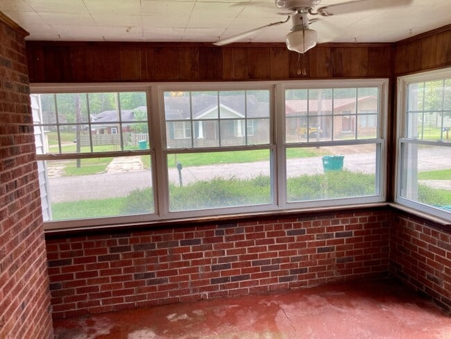 Building Photo - 427 Fairmont Ave