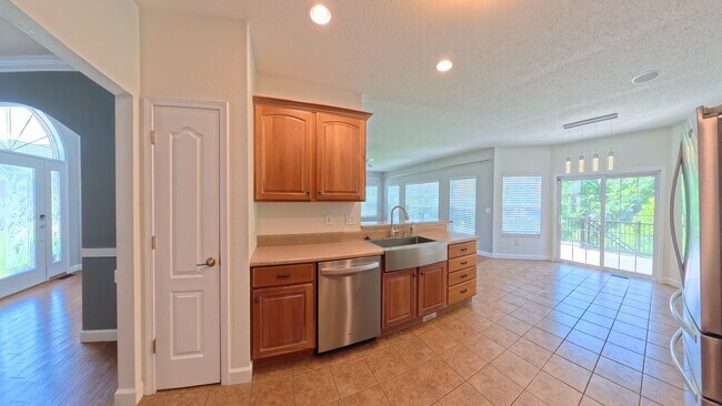 Building Photo - 308 Windsor Forrest Rd