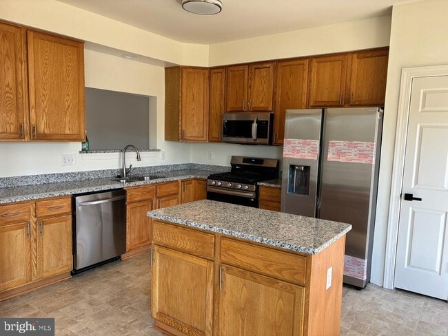 Building Photo - 14274 Madrigal Dr