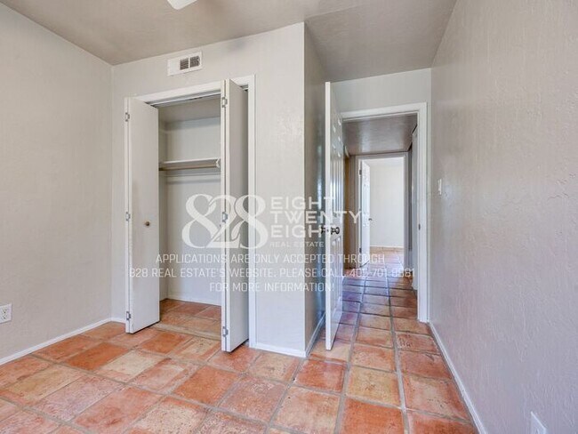 Building Photo - *AVAILABLE NOW!* Spacious 3 Bed/2.5 Bath Condo in East Norman!