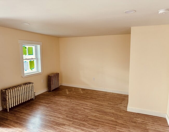 Building Photo - 3269 Cedar Ave