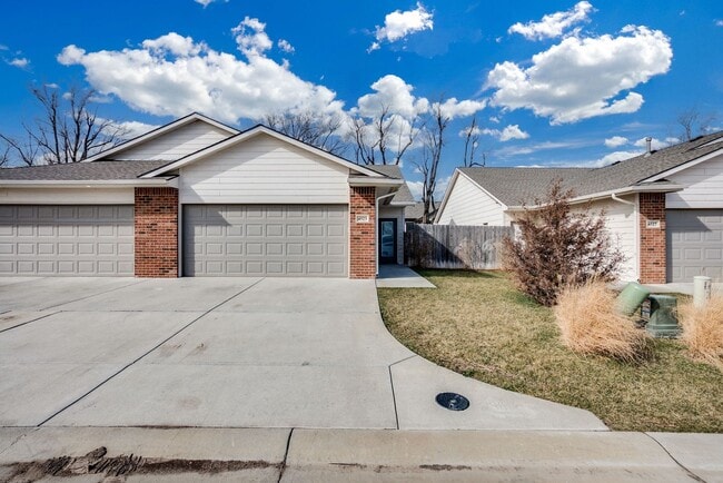 Building Photo - Froli Villas Alex Plan