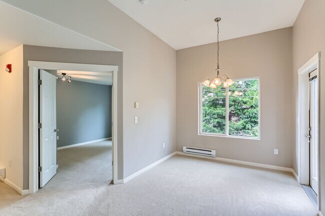 Building Photo - 14700 SW Sandhill Loop
