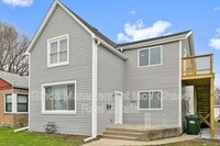 Building Photo - 9305 S Homan Ave