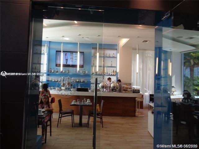 Building Photo - 2600 E Hallandale Beach Blvd