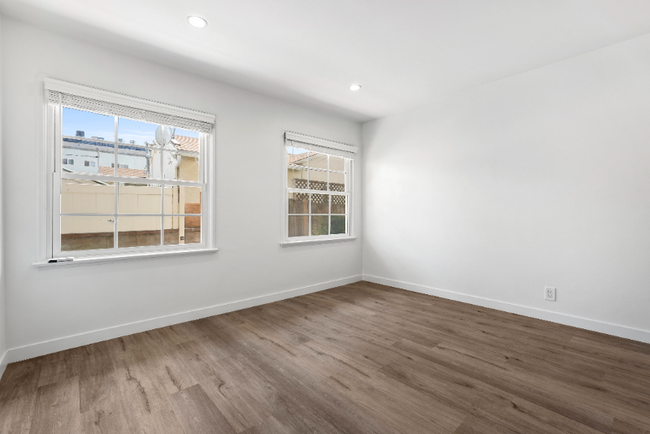 Building Photo - 5848 1/2 Colfax Ave