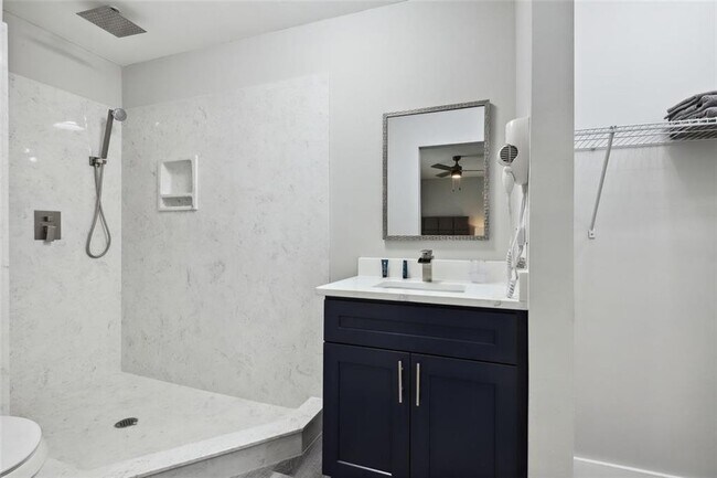 Building Photo - 1561 Pontiac Pl SE