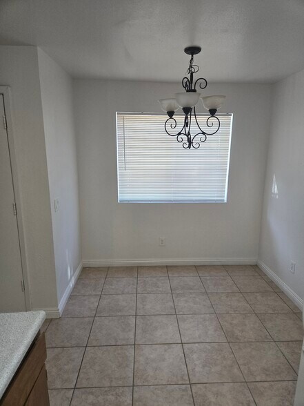 Building Photo - 2706 Jennydiane Dr