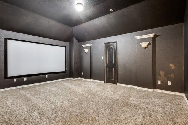 Building Photo - 205 Chester Dr