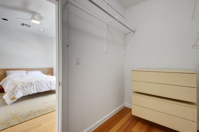 Building Photo - 508 E 53rd St