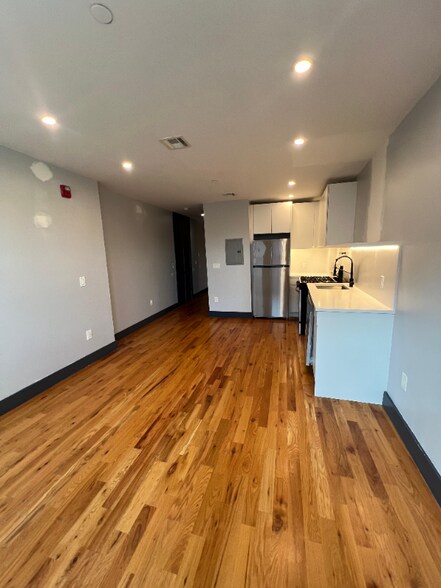 Building Photo - 568 Communipaw Ave