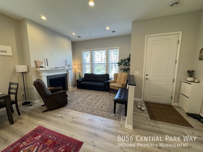 Building Photo - 8056 Central Park Way