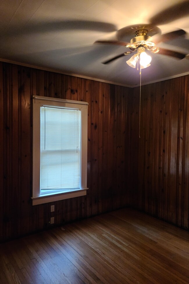 Building Photo - 605 C St