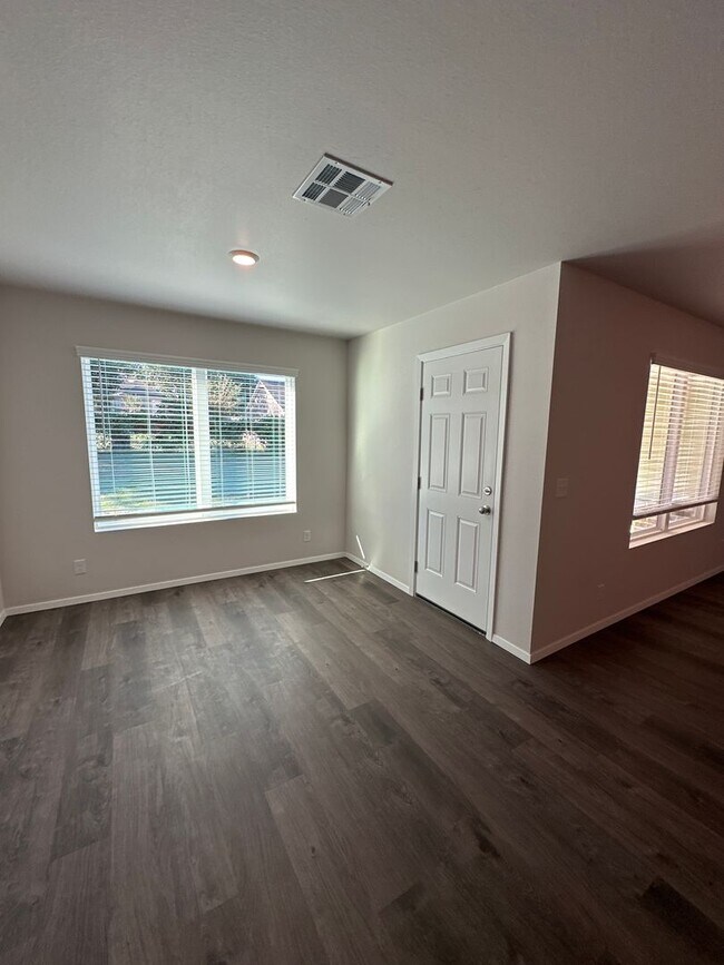 Building Photo - Now Pre-Leasing! Charming 4-Bedroom, 2-Bath Home in Broken Arrow