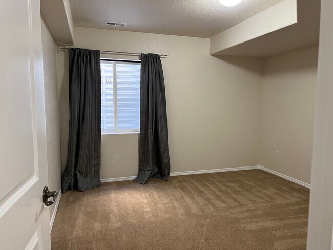 Building Photo - Very Nice 4-Bdrm Rancher in Meridian Ranch