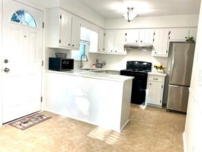 Building Photo - 102 Chevis Dr