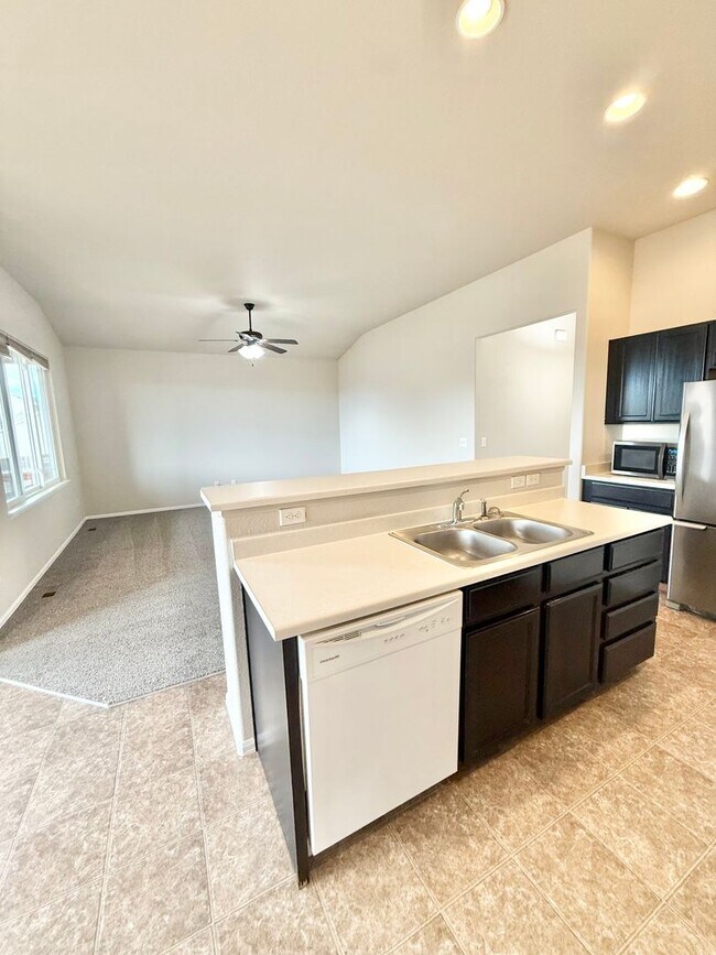 Building Photo - Move in ready home on Keagster