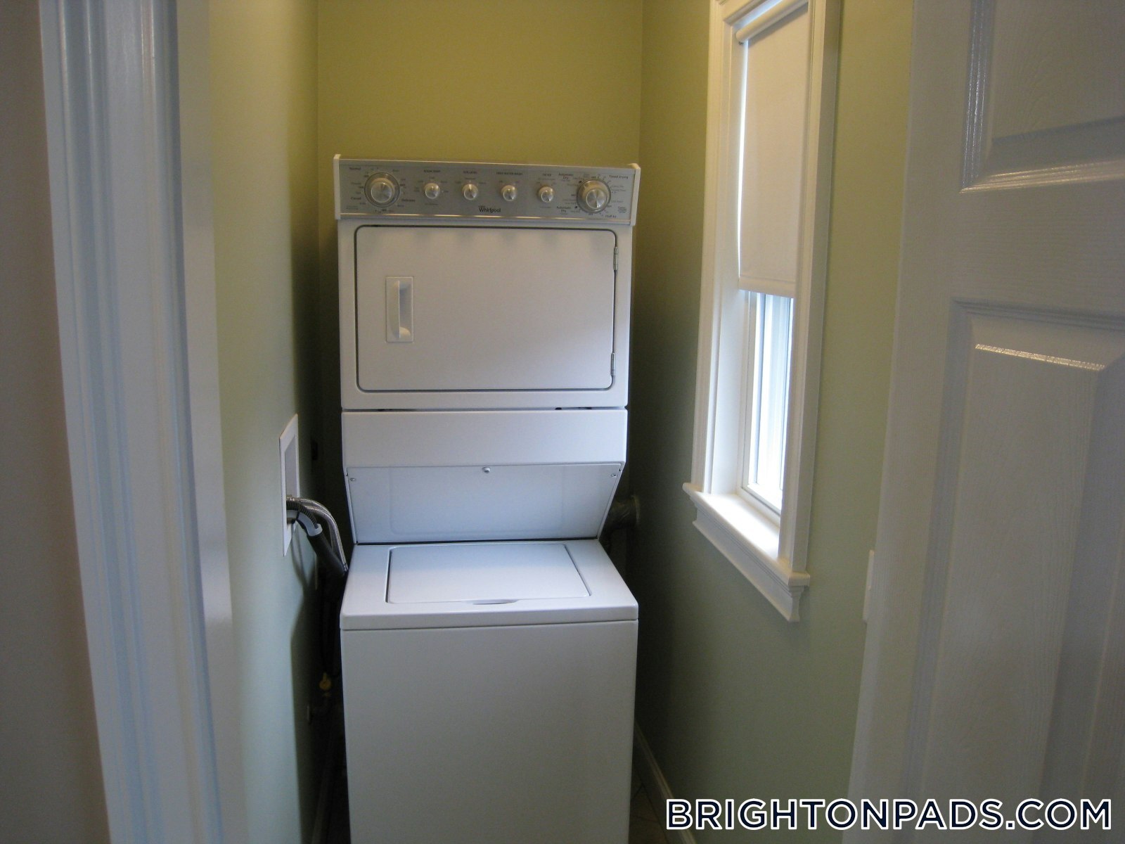 Building Photo - 40 Turner St