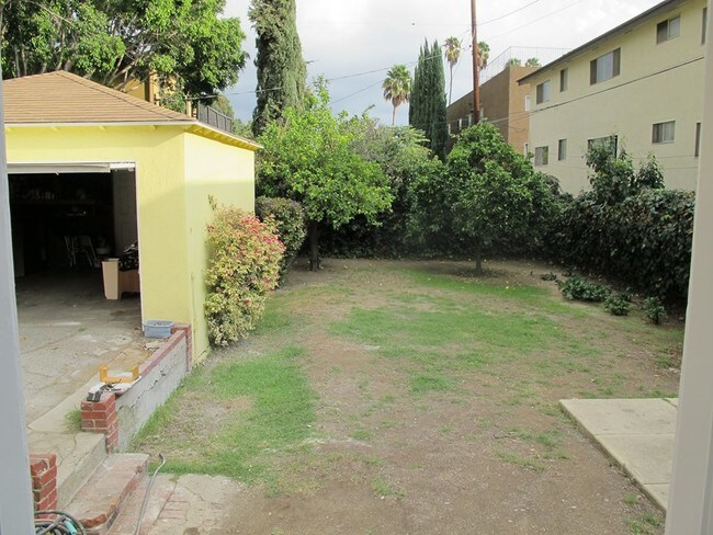 Back Yard - 1172 Ruberta Ave