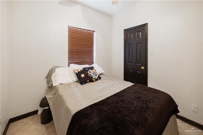 Building Photo - 2401 Wisteria Ave