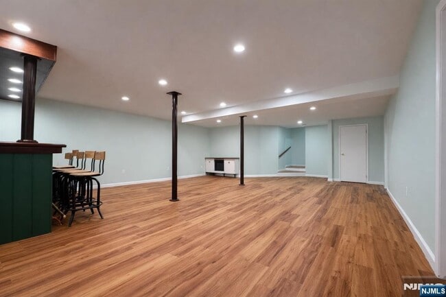 Building Photo - 1120 Hyde Park Ct