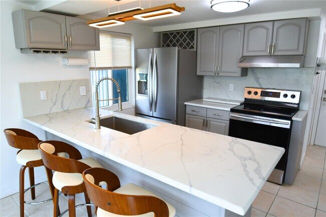 Building Photo - 3839 Star Island Dr