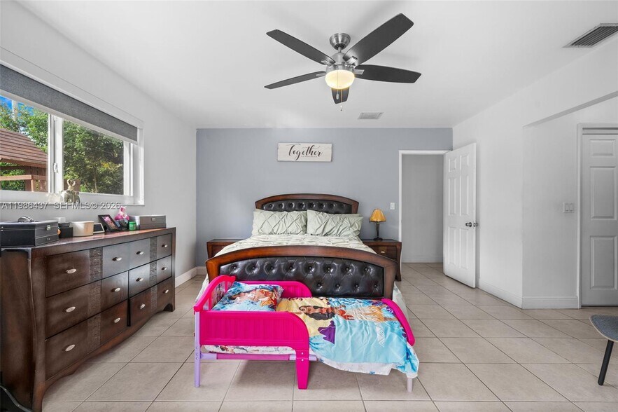 Building Photo - 4306 Johnson St