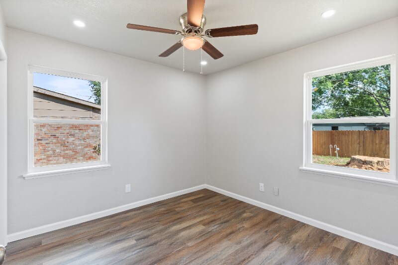 Building Photo - 819 Wateka Way
