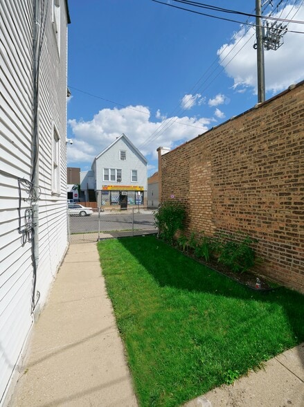 Building Photo - 3156 N Central Park Ave