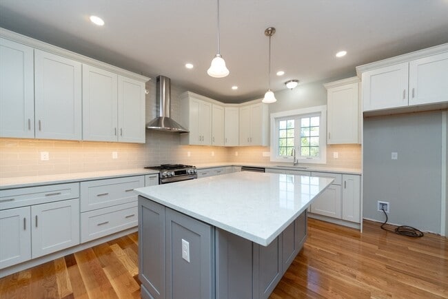 Building Photo - 61 Boutelle Rd