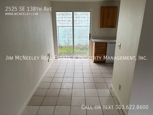 Building Photo - 2525 SE 138th Ave