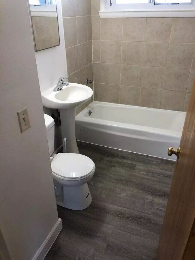 Building Photo - 5405-5407 N 37th St