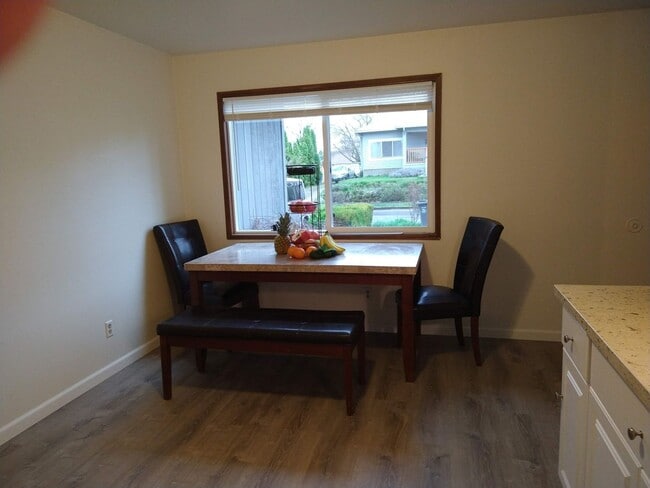 Building Photo - Adorable Woodstock 3 bedroom available for...